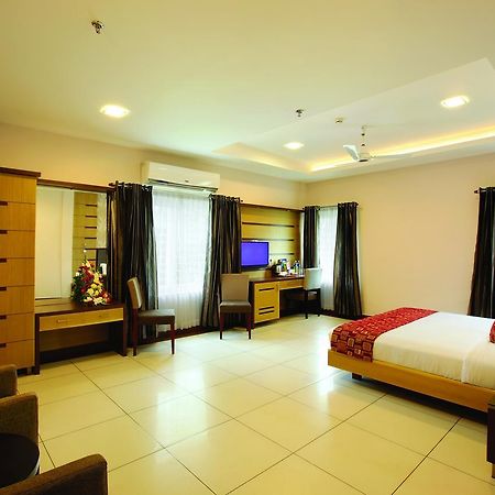 Hotel Aswathy Kodungallūr Екстериор снимка