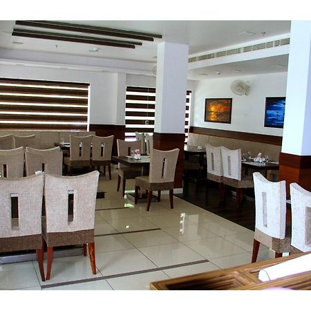 Hotel Aswathy Kodungallūr Екстериор снимка