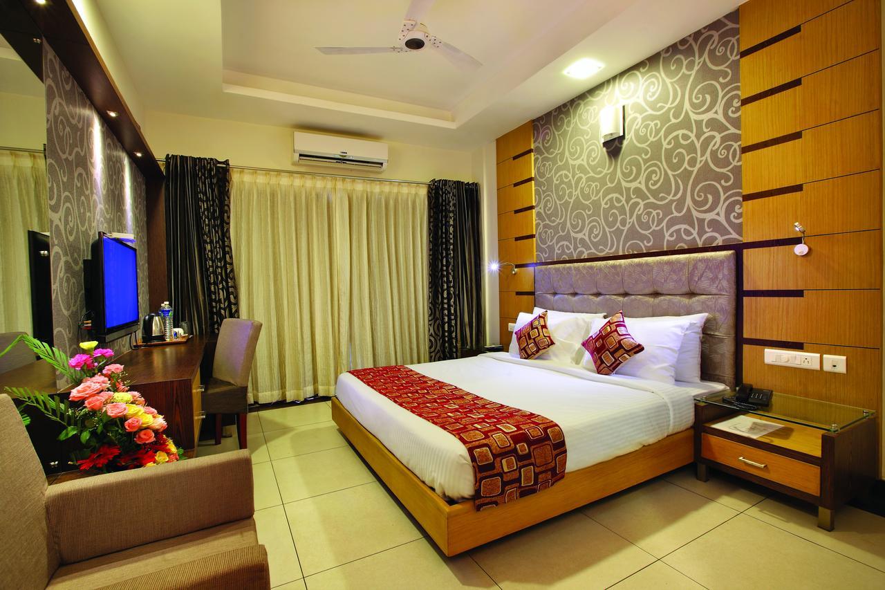 Hotel Aswathy Kodungallūr Екстериор снимка
