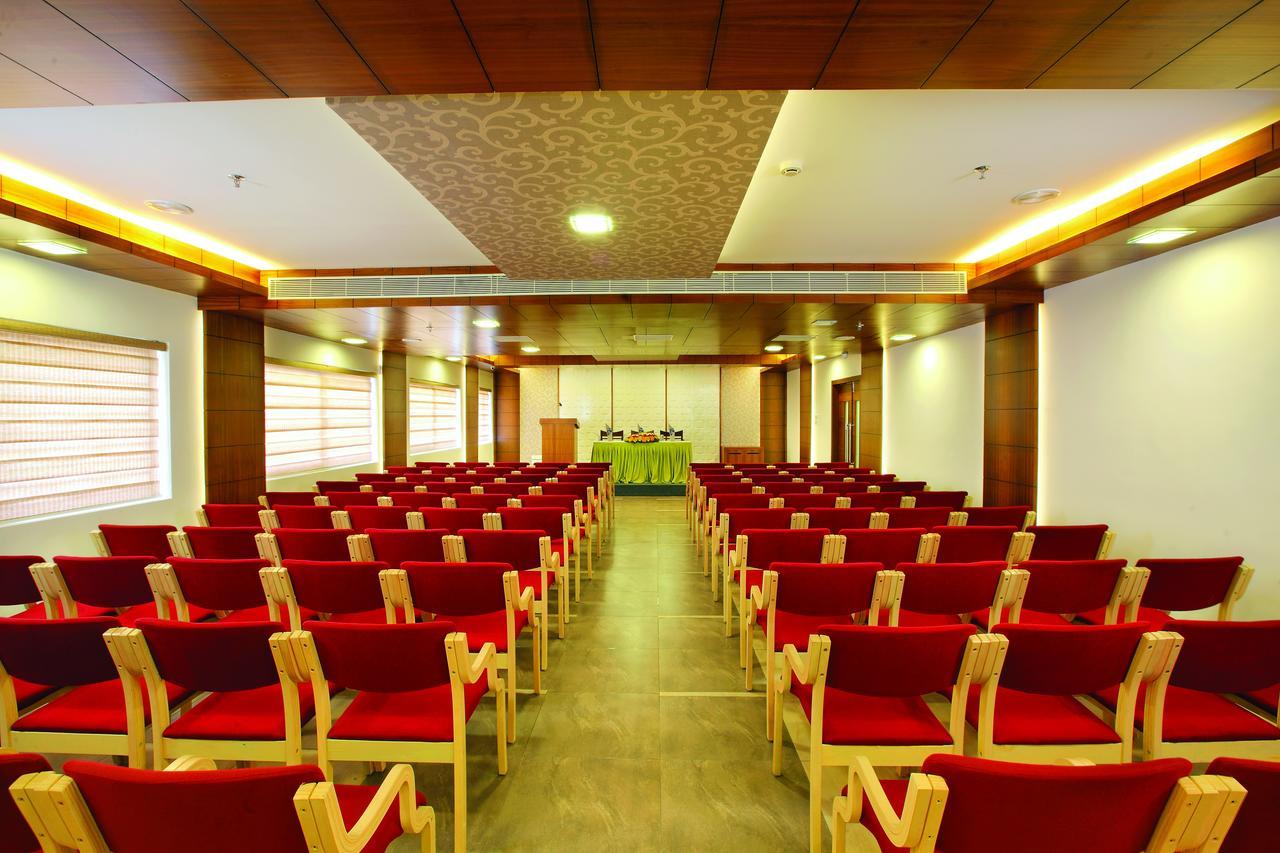 Hotel Aswathy Kodungallūr Екстериор снимка
