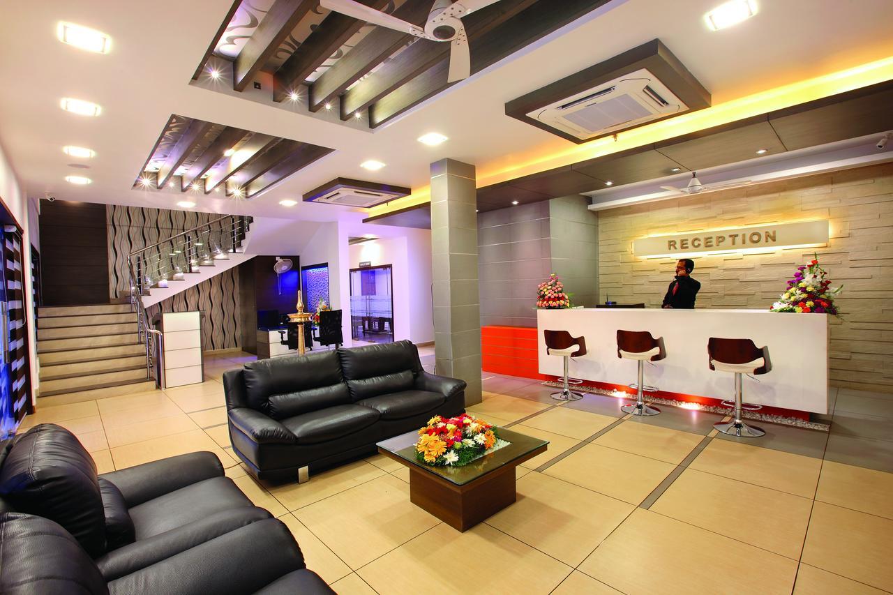 Hotel Aswathy Kodungallūr Екстериор снимка
