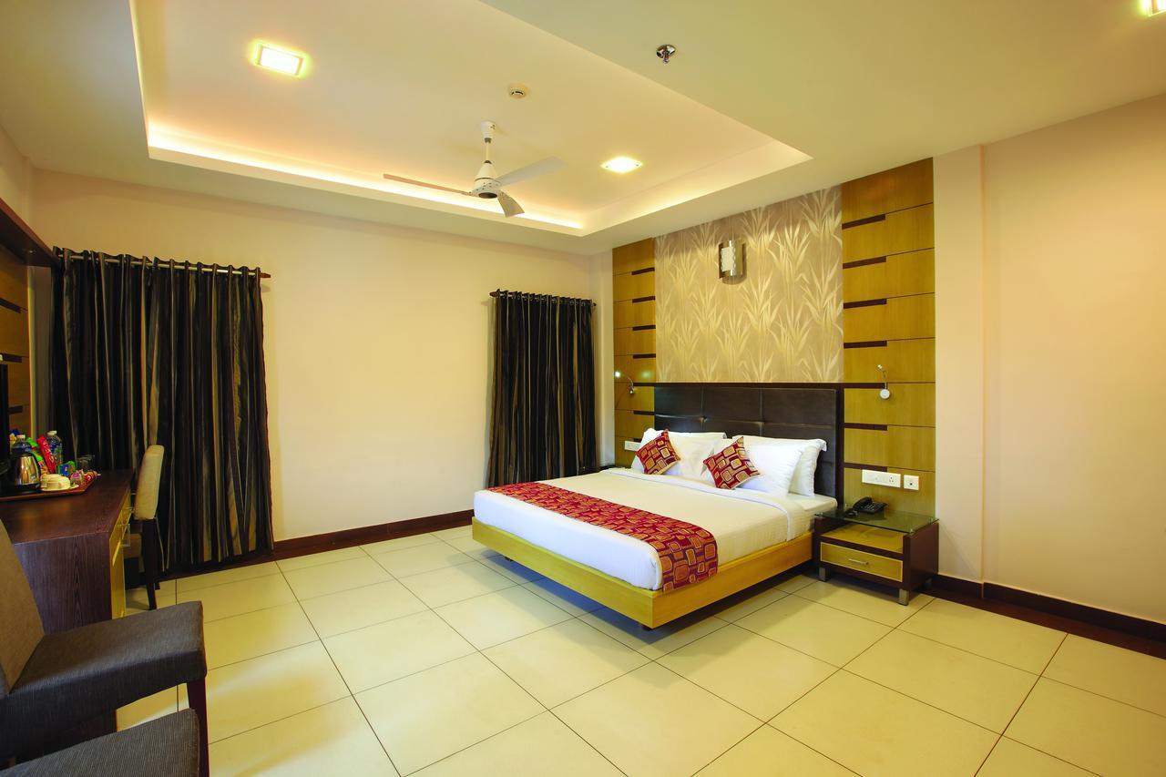 Hotel Aswathy Kodungallūr Екстериор снимка