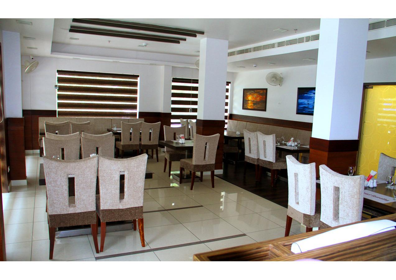 Hotel Aswathy Kodungallūr Екстериор снимка