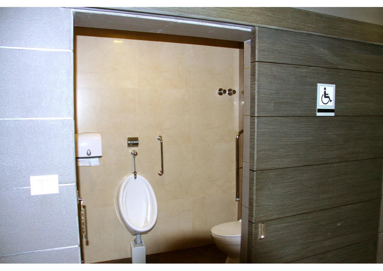 Hotel Aswathy Kodungallūr Екстериор снимка