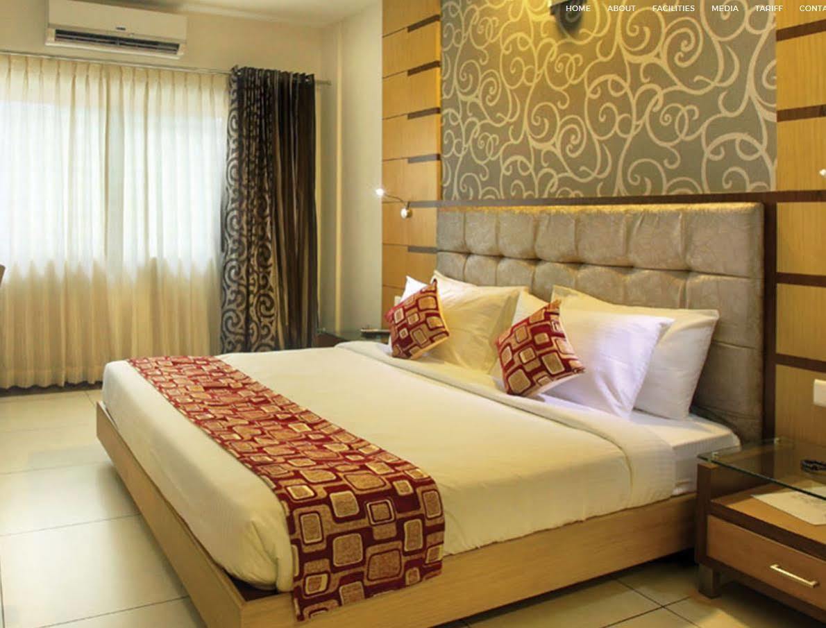 Hotel Aswathy Kodungallūr Екстериор снимка