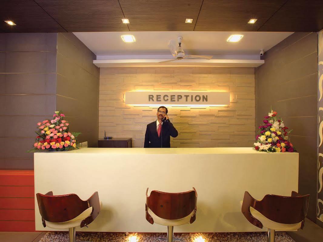 Hotel Aswathy Kodungallūr Екстериор снимка